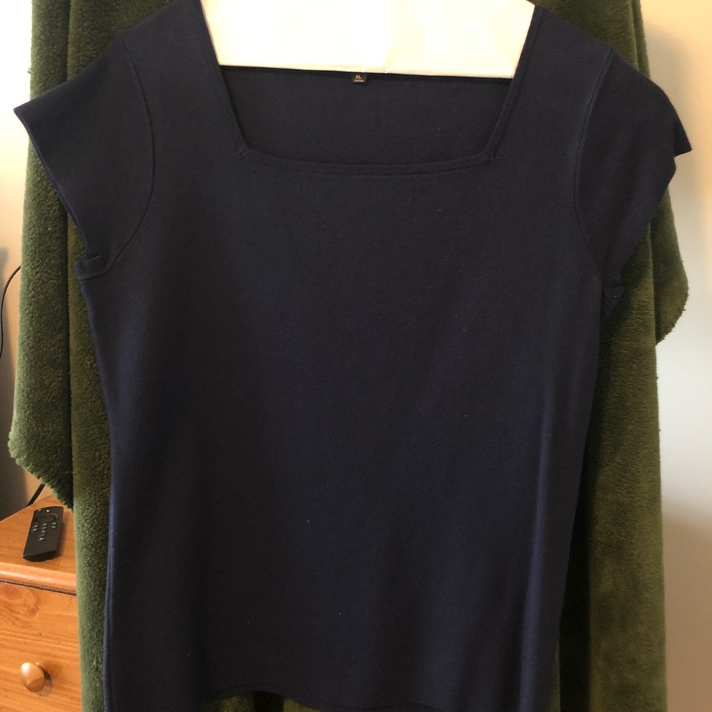 XL DARK BLUE LIGHTWEIGHT SHORTSLEEVED SWEATER